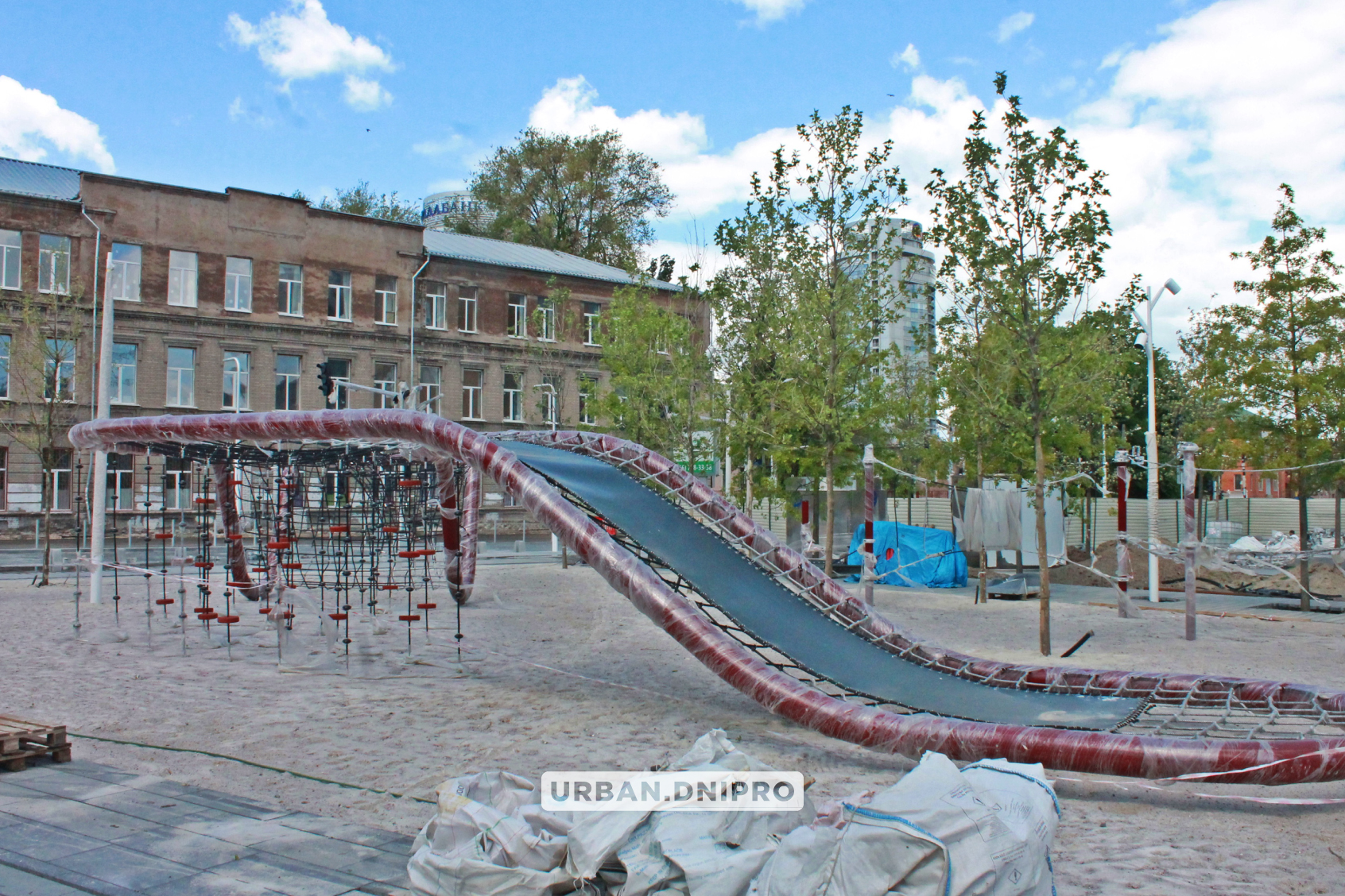 Новости Днепра про Скалодром и много деревьев: что будет на реконструированной Успенской площади в Днепре