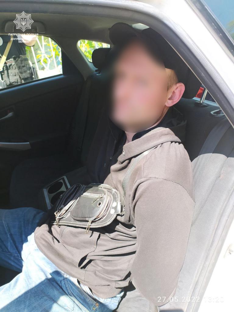 Новости Днепра про Горе-грабитель: в Днепре мужчина оставил своей телефон на месте преступления (ФОТО)
