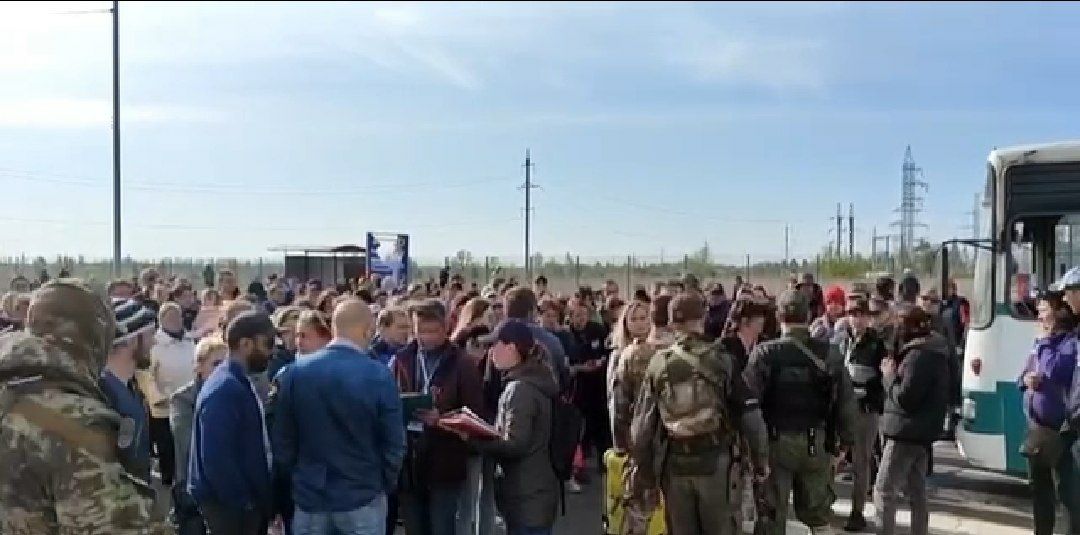 Новости Днепра про Советник мэра Мариуполя опубликовал видео депортации украинцев в россию