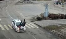На Днепропетровщине таксист сбил женщину с ребенком: что грозит водителю