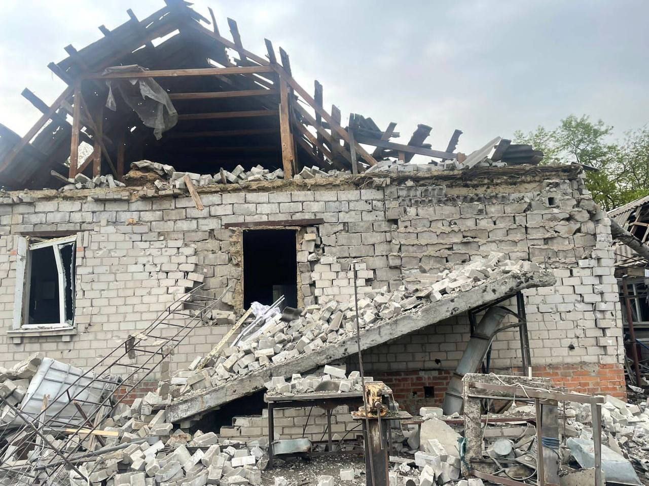 Новости Днепра про Срочно нужна помощь семье, чей дом пострадал от взрыва в Днепре