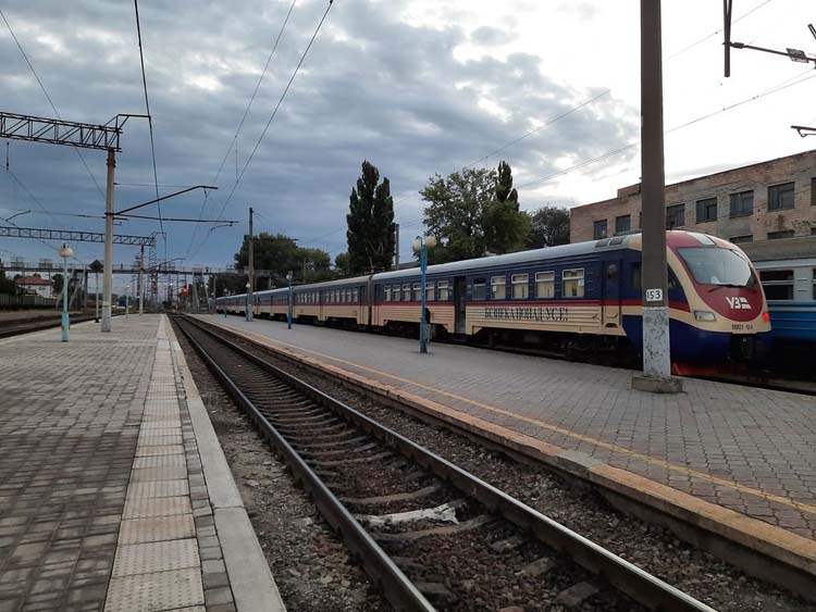 Новости Днепра про Спешила на поезд: в Кривом Роге женщина лишилась ног
