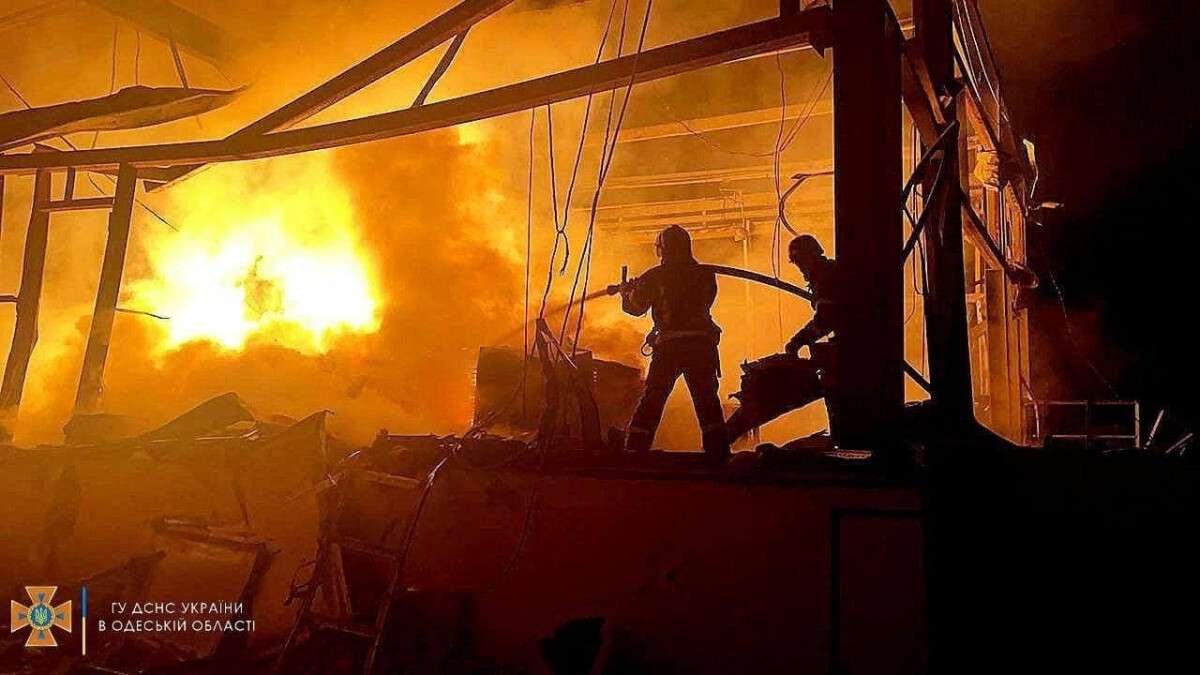 Новости Днепра про Ракетный удар по ТРЦ в Одессе: есть жертвы (ФОТО)