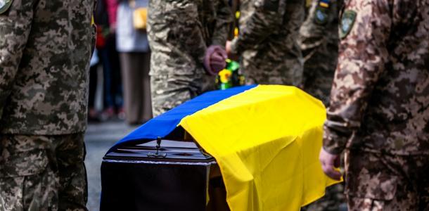 В последний путь: в Днепре попрощались с десантником, который погиб в Донецкой области