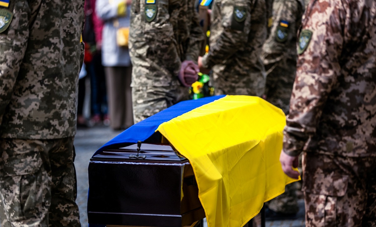 Новости Днепра про В последний путь: в Днепре попрощались с десантником, который погиб в Донецкой области