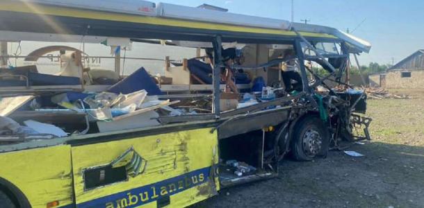 Автобус «Госпитальеров» столкнулся с военным КрАЗом: есть погибшие и раненые