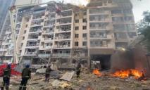 Киев снова атаковали ракетами: людей достают из-под завалов