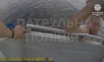 Водный патруль Днепра помог мужчине, которого унесло течением: момент спасения попал на видео