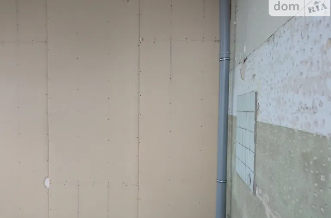 Новости Днепра про Балкон-«корзинка» и сделанный ремонт: как выглядит однокомнатная квартира за 295 тыс грн на продажу в Днепре (ФОТО)