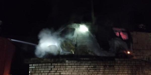 Восстановить невозможно: в Днепре ночью сожгли грузовик волонтеров из Харькова