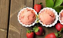 Как днепрянам охладиться в жару: простой рецепт фруктового мороженого
