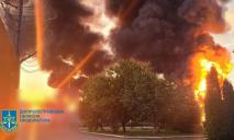 Спустя четверо суток спасатели ликвидировали пожар на нефтебазе в Новомосковском районе