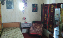 Ікони, килими та без сплати за комуналку: як виглядає кімната за 1,7 тис грн в оренду у Дніпрі
