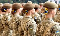 Военный учёт для женщин в Украине с 1 октября: что будет если отказаться и выпустят ли за границу