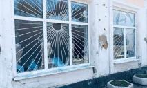 Уламки і воронки від снарядів біля хат: наслідки обстрілу на Дніпропетровщині (ФОТО)