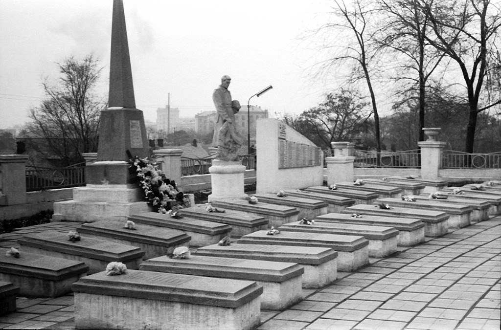 Новости Днепра про Кладовище і фонтан: як 70 років тому виглядав парк Пам’яті та Згоди у Дніпрі (ФОТО)
