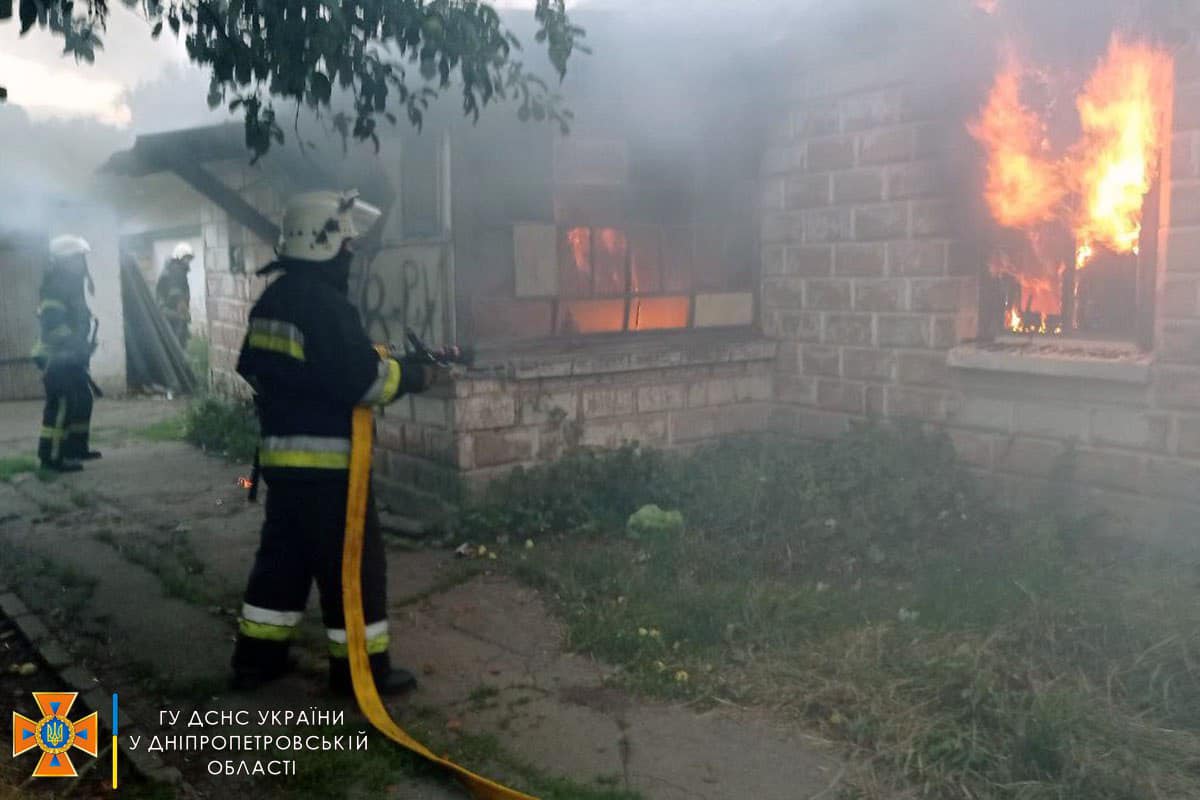 Новости Днепра про На Днепропетровщине горел дом: пострадал мужчина