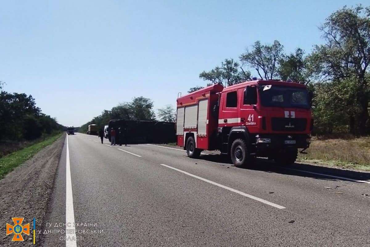 Новости Днепра про На трассе под Кривым Рогом столкнулись два грузовика: водитель погиб на месте