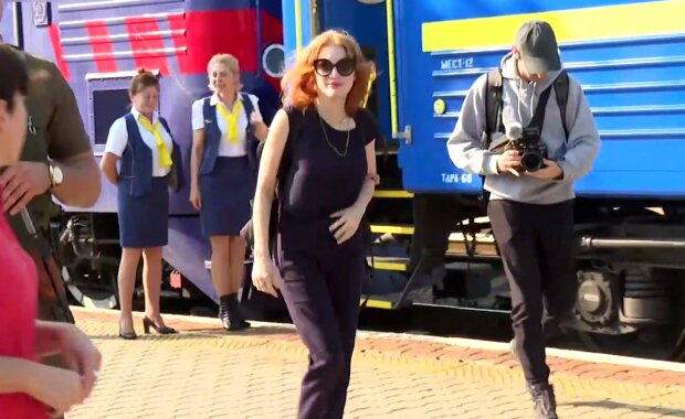 Новости Днепра про Не єдиною Джолі: у Київ прибула голівудська акторка Джесіка Честейн