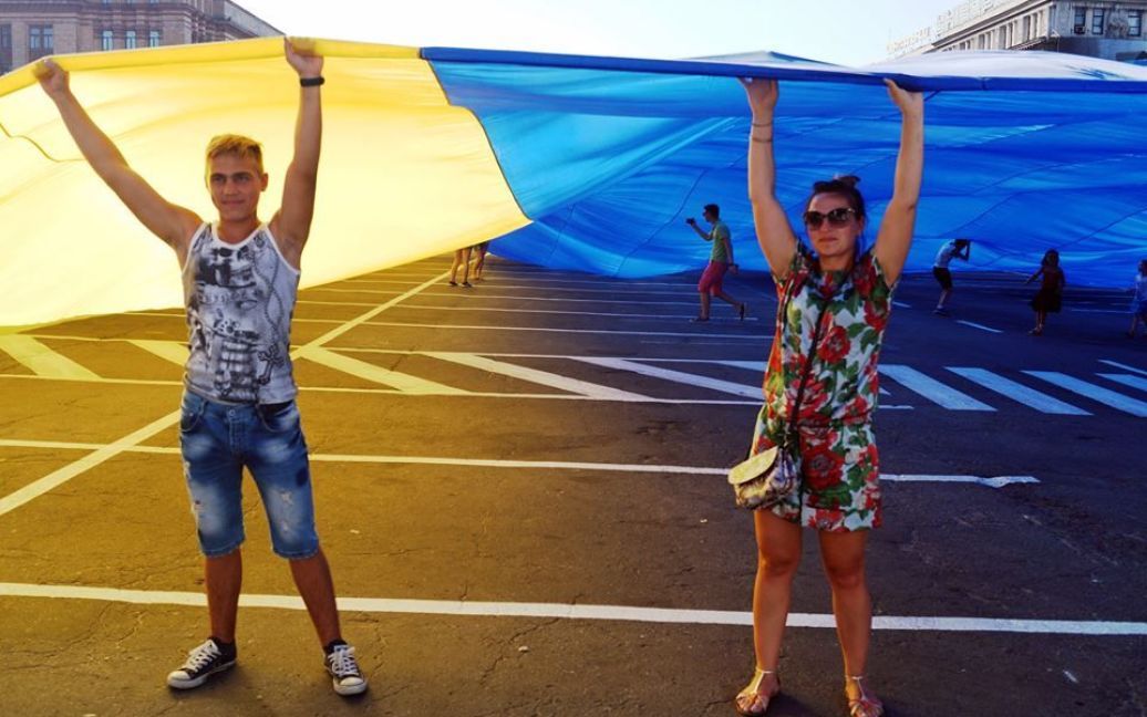 Новости Днепра про Світлодіоди, пікселі та лазери: найнезвичайніші прапори України у Дніпрі (ФОТО)