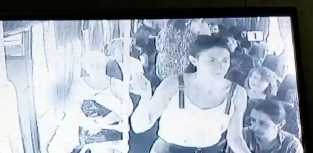 Скандал в маршрутке: в Днепре в автобусе №39 водитель якобы оскорбил женщину и порвал ей блузку
