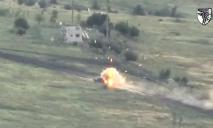 Горит, пылает: бойцы 93-й бригады «Холодный Яр» подбили вражеский танк (ВИДЕО)