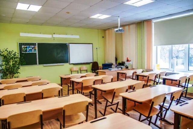 Новости Днепра про Как будут учиться школьники с 1 сентября и что делать выехавшим: что планируют в Украине и как будет в Днепре