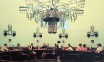 Величезна люстра та фонтан: як виглядав ресторан «Стара вежа» у Дніпрі (ФОТО)
