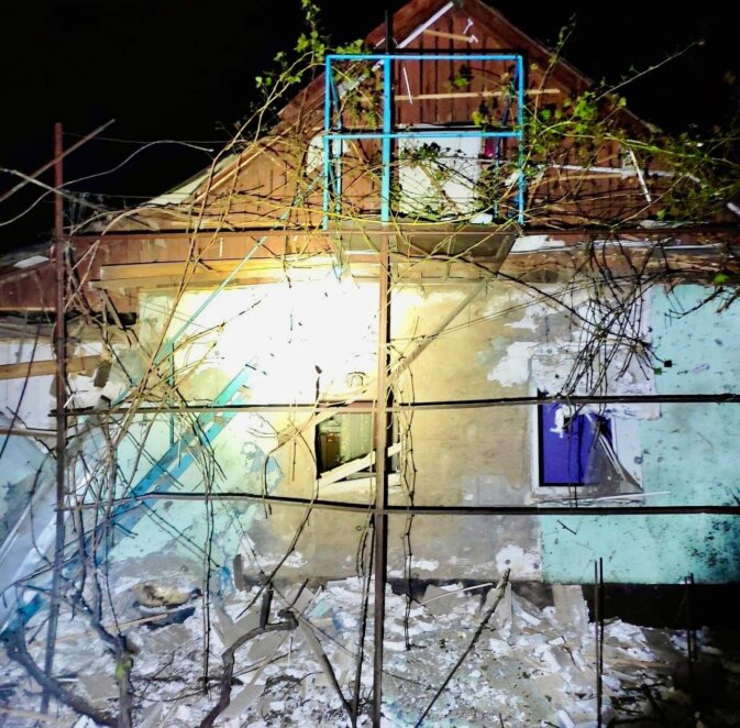 Новости Днепра про Ад в Никополе и Марганце: разрушенные многоэтажки, лицей, тысячи людей без света
