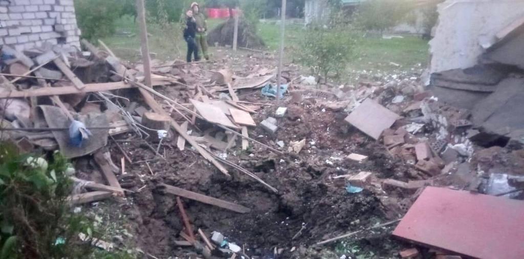 Новости Днепра про В больнице Днепра спасают женщин, чей дом разрушили обломки беспилотника