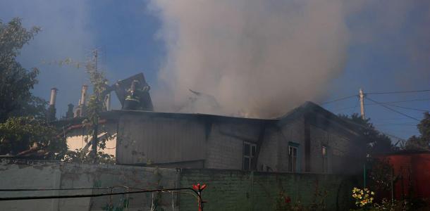 В Днепре горел частный дом: погиб мужчина