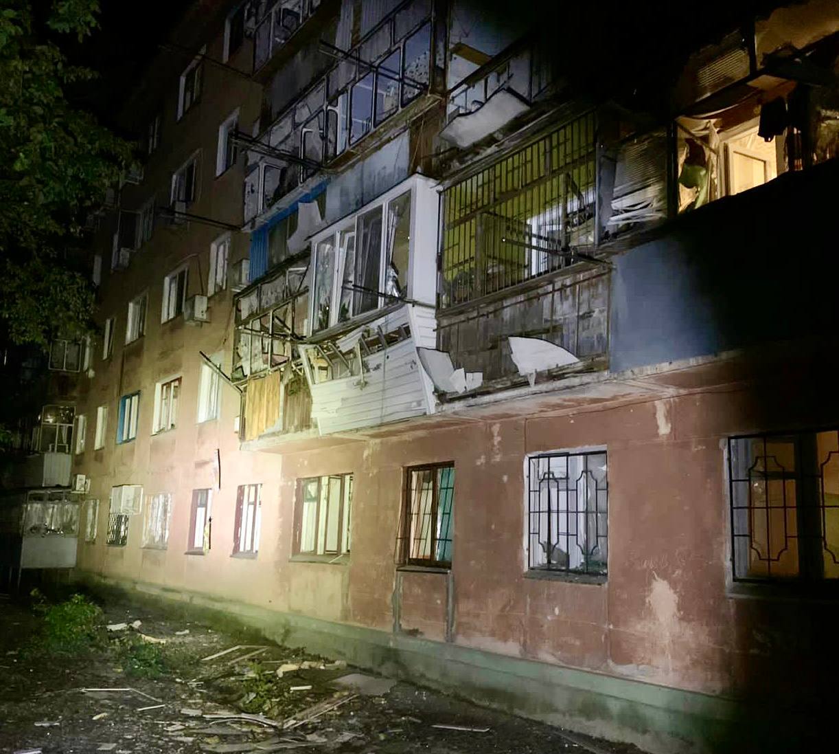Новости Днепра про 30 російських снарядів за ніч на Дніпропетровщині: є поранені
