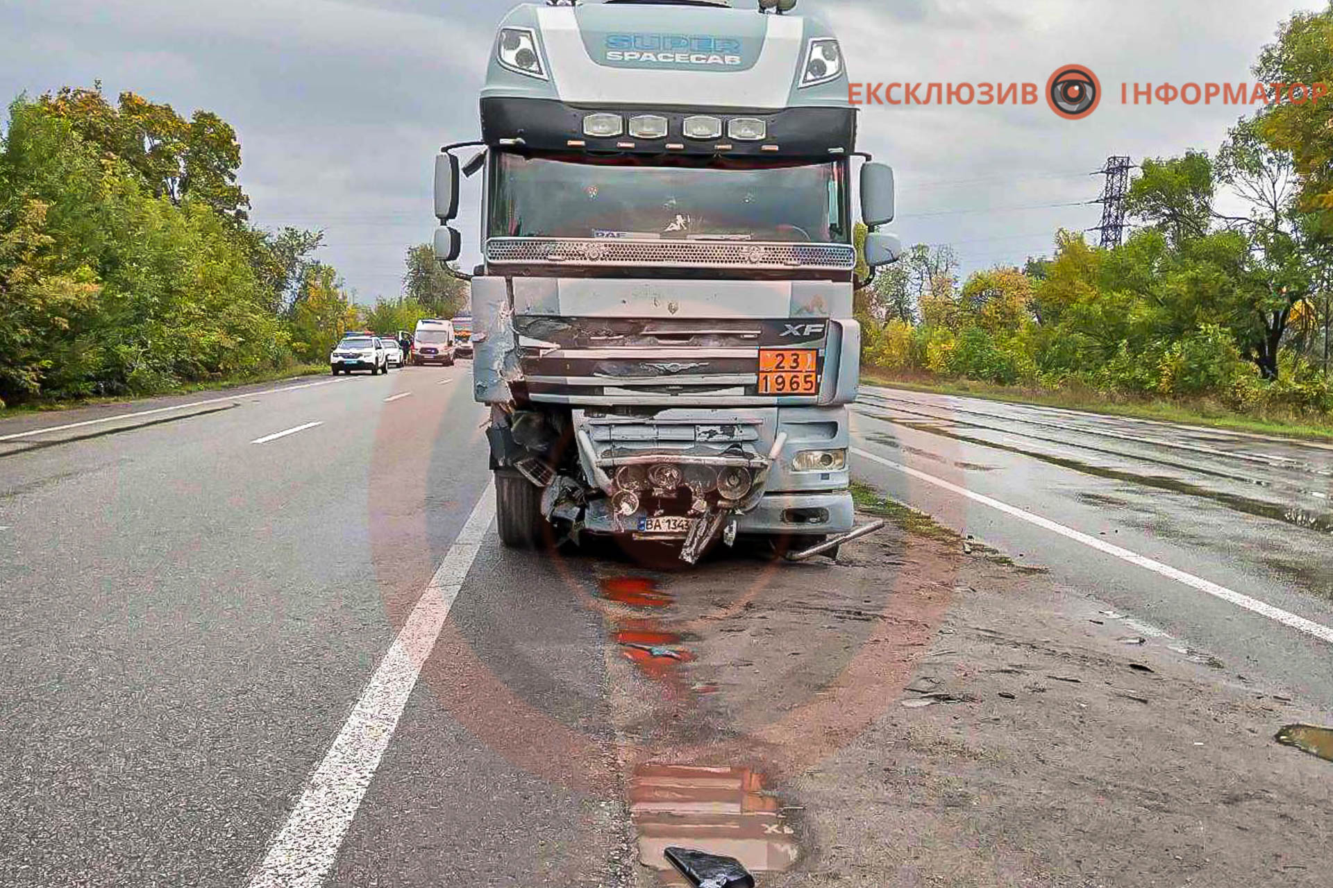 Новости Днепра про Водитель не справилась с управлением: на Днепропетровщине Hyundai врезался в грузовик