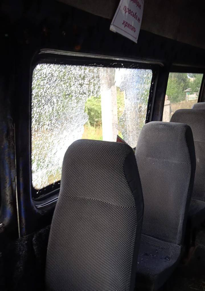 Новости Днепра про В Днепре пьяный мужчина бросил бутылку в окно маршрутки: пострадал пассажир