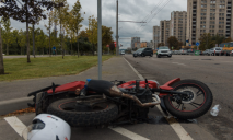 Не помітив: у Дніпрі водій іномарки збив мотоцикліста