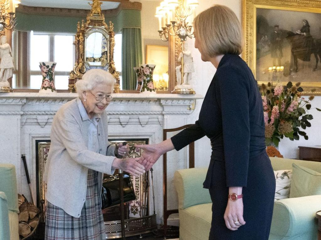 Новости Днепра про Лиз Трасс официально стала премьер-министром Великобритании после встречи с королевой