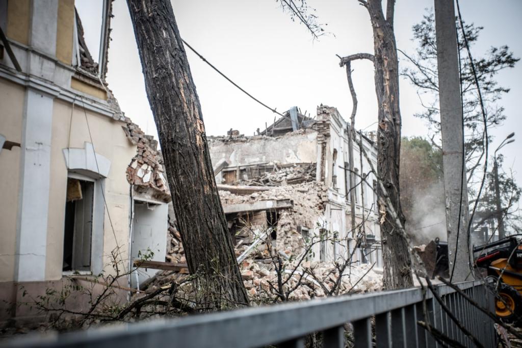 Новости Днепра про Ракетный удар по центру Днепра: сколько жилых домов повреждено в результате взрыва