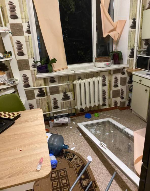 Новости Днепра про Последствия ракетного удара: взрывной волной в Днепре у жителей снова выбило окна