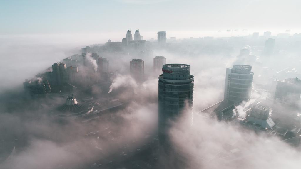 Новости Днепра про Будьте обережні: завтра Дніпро затягне туманом