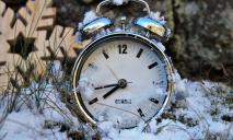 Не забудьте перевести годинники: Україна вночі переходить на зимовий час