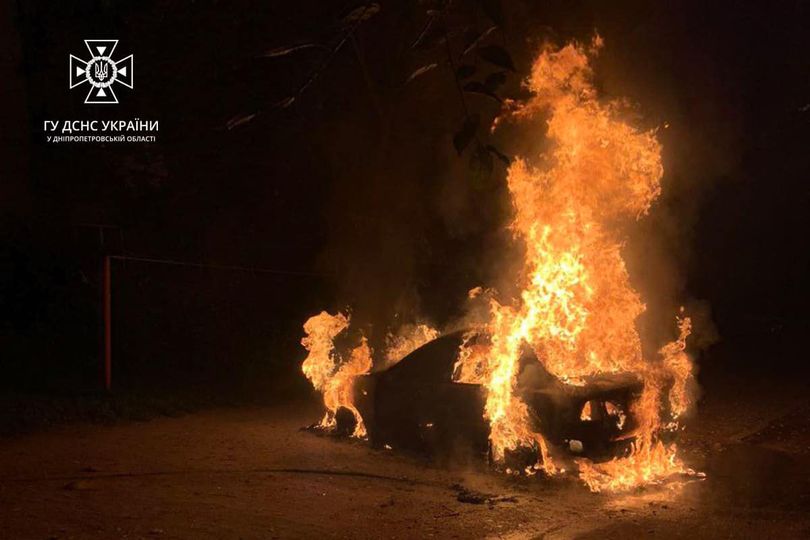 Новости Днепра про Вспыхнул, как спичка: в Новомосковске горел легковой автомобиль