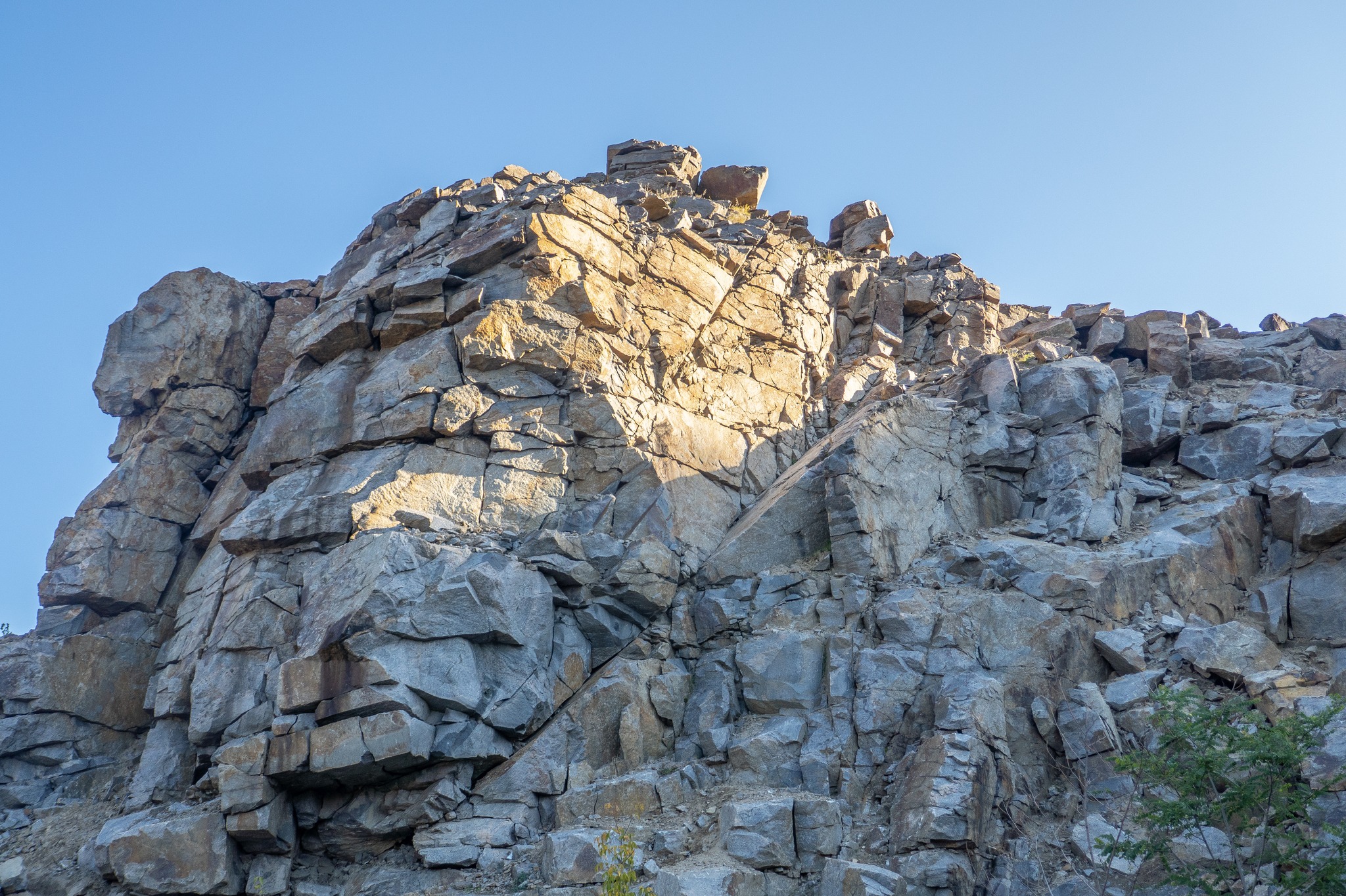 Новости Днепра про Міні гранд-каньйон поблизу Дніпра: як восени виглядає унікальна каменярня (ФОТО)