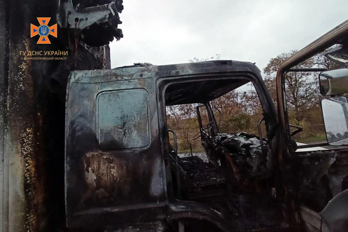 Новости Днепра про На Днепропетровщине во время движения загорелся грузовик