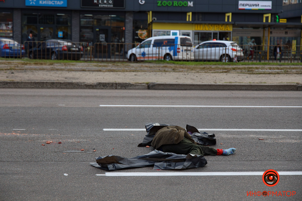 Новости Днепра про В Днепре на Донецком шоссе фура насмерть сбила женщину