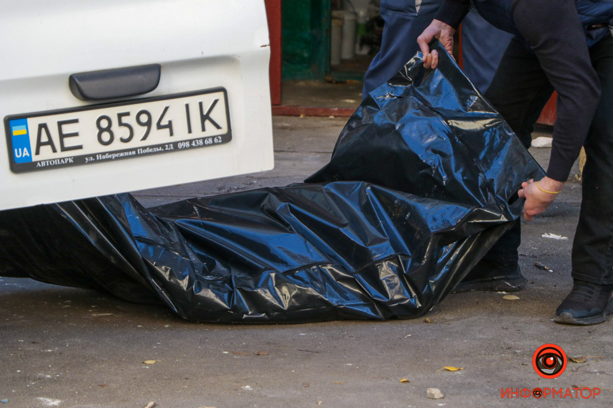 Новости Днепра про Менял окна в подъезде: в Днепре на Новокрымской мужчина выпал с 6-го этажа