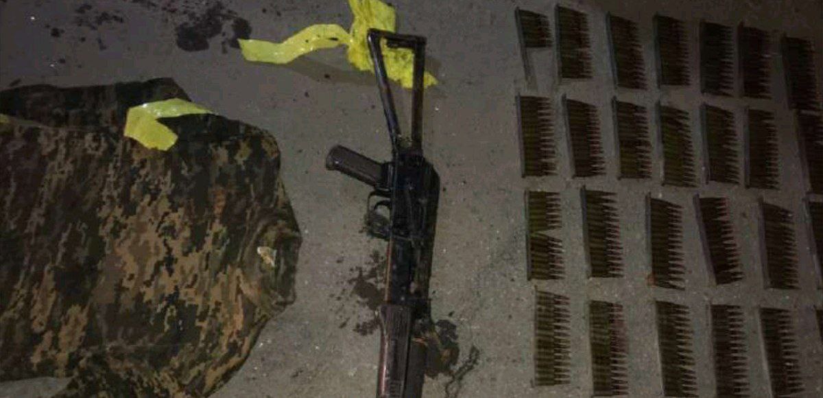 Новости Днепра про В Днепре возле одного из мостов нашли рюкзак с оружием