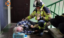 В Днепре горела квартира в многоэтажке: сотрудники ГСЧС спасли 72-летнего мужчину