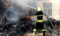 Полум’я спалахнуло всередині: у Дніпрі на вулиці Бутова згорів будинок