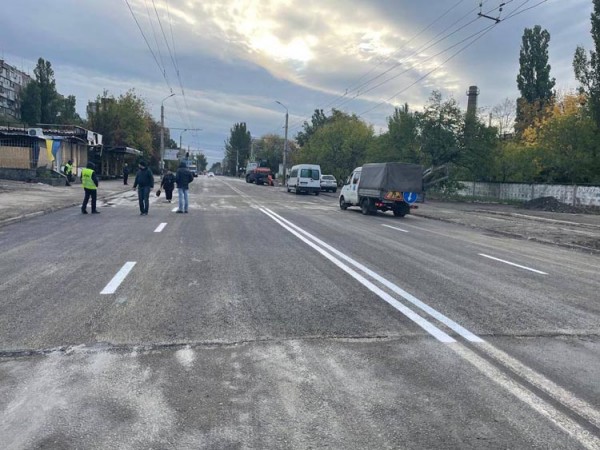 Новости Днепра про У Дніпрі відновили рух вулицею Калиновою після ракетного удару
