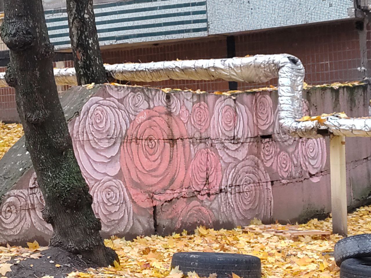Новости Днепра про Гном-наїздник і гігантські тюльпани: 7 незвичних графіті ж/м Тополя у Дніпрі